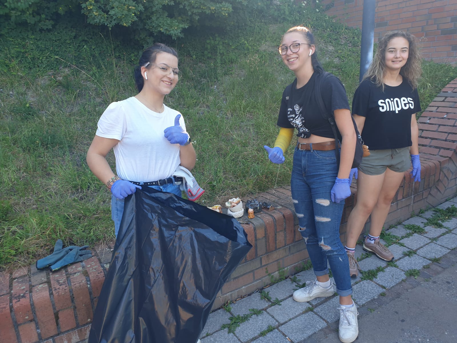 SCHÜLER ENGAGIEREN SICH FÜR SAUBERES STADTBILD – STADTPUTZETE DER BS ACHERN