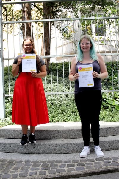 SCHÜLERPREISE DER DGUV FÜR LENA MALLMANN UND MARA KLAER