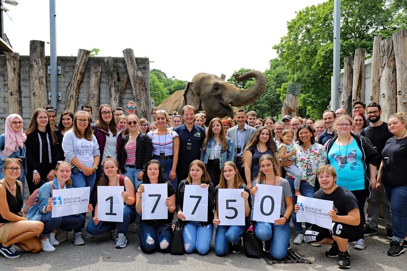17.750 EURO SPENDE VON DEN BERUFLICHEN SCHULEN ACHERN FÜR DIE ARTENSCHUTZSTIFTUNG DES KARLSRUHER ZOOS