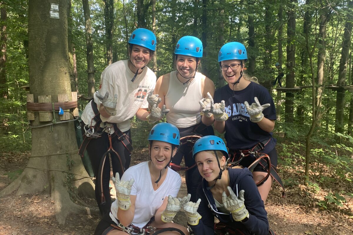 SGGG 11: Besuch des Kletterparks stärkt Klassenverband