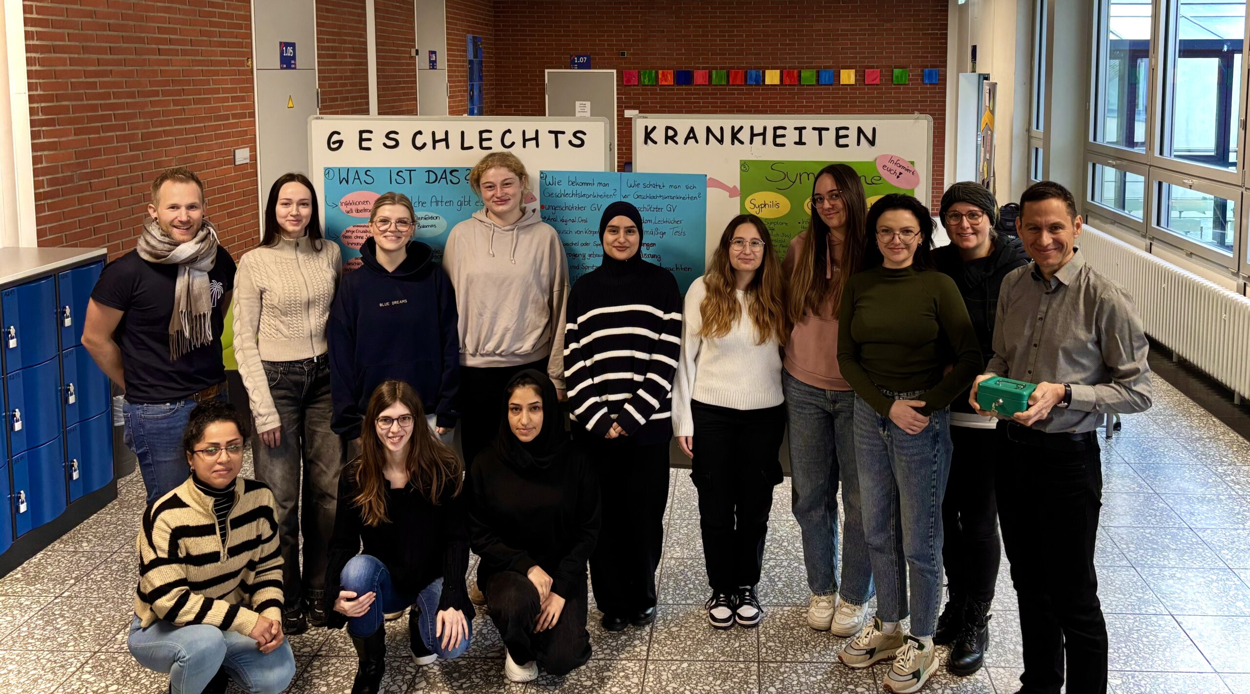 Erfolgreicher Kuchenverkauf der G1MF4 zugunsten krebskranker Kinder